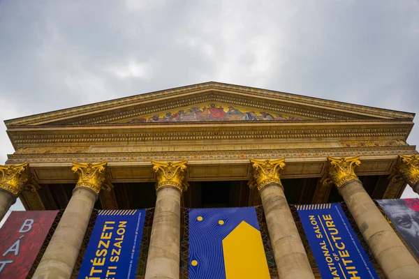 Budapest, Magyarország: Budapesti Művészetek Palotája. A Müpa kortárs művészeti múzeum, 1895-ban épült — Stock Fotó