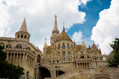Budapeşte, Macaristan: Balıkçı Kalesi'nde gün doğumu. Eski şehirde güzel bir manzara