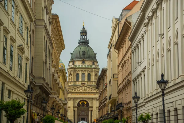 Budapest, Hungría: Basílica de San Esteban en Budapest. Basílica católica en Budapest — Foto de Stock