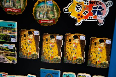 Viyana, Avusturya: turistler için piyasada Hediyelik eşyalar.
