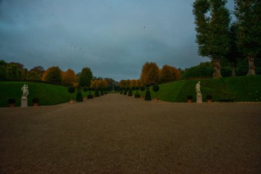 Frederiksborg Sarayı, Danimarka 'nın Hillerod şehrinde bir saraydır. Kral IV. Christian için kraliyet sarayı olarak inşa edilmiş.