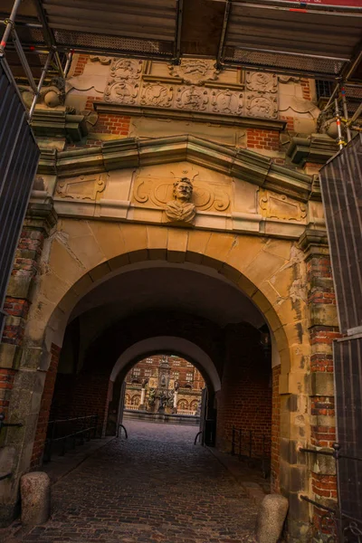 Hillerod, Dinamarca, Castillo de Frederiksborg: Una de las obras maestras reconocidas del Renacimiento escandinavo. Paisaje nocturno con castillo en otoño — Foto de Stock