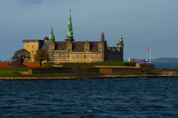 Castello di Kronborg, Helsingor, Danimarca: Kronborg è conosciuta da molti anche come Elsinore, lo scenario di gran parte della famosa tragedia di William Shakespeare Amleto, Principe di Danimarca . — Foto Stock