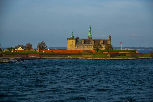 Zamek Kronborg, Helsingor, Dania: Kronborg jest znany również jako Elsinore, miejsce dla większości słynnej tragedii Williama Szekspira Hamleta, księcia Danii. — Zdjęcie stockowe