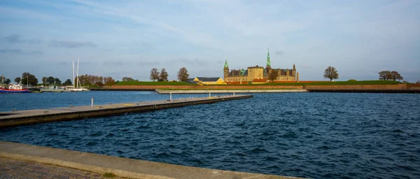 Castelul Kronborg, Helsinger, Danemarca: Castelul Kronborg este faimos în întreaga lume pentru piesa lui Shakespeare Hamlet . — Fotografie, imagine de stoc