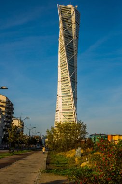 Malmö, İsveç: Gövde gökdeleni dönüyor. Santiago Calatrava tarafından tasarlandı ve bugün Malmö 'nün en çok tanınan simgesidir..