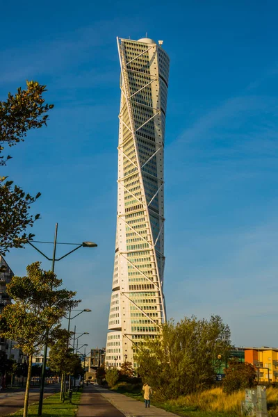 MALMO, SVEZIA: Grattacielo del Torso che gira. Progettato da Santiago Calatrava, è il punto di riferimento più riconosciuto di Malmo oggi . — Foto Stock