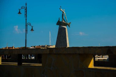 Nesebar, Bulgaristan: Antik Kent ve Burgaz bölgesinde yer alan Bulgaristan 'ın Karadeniz kıyısındaki en büyük tatil beldelerinden biri.