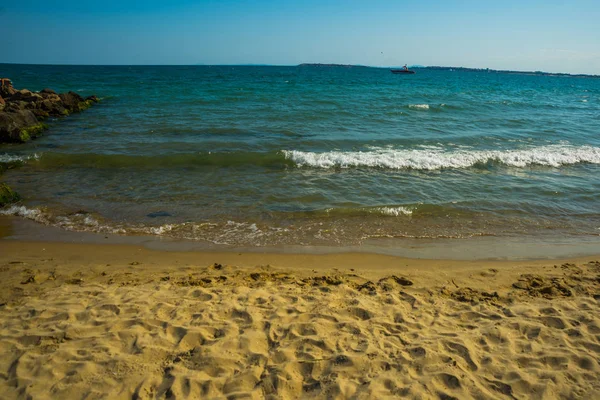 Болгария, Святой Влас: вид на море. Ландшафт на Солнечном берегу является популярным местом для туристов и семей . — стоковое фото