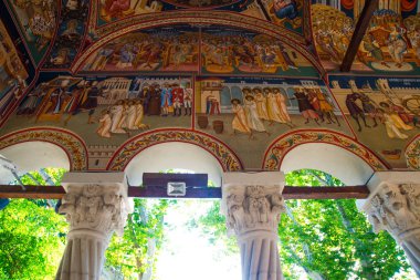 Bükreş, Romanya: Akşamları eski kentteki güzel kilise.