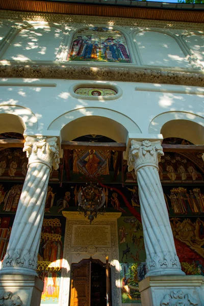 Bucareste, Romênia: Bela Igreja na cidade velha à noite . — Fotografia de Stock