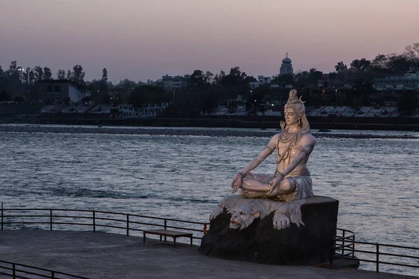 Scultura Shiva Sulla Costa Della Gang Rishikesh Durante Tramonto — Foto Stock