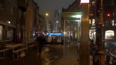 Gece Şehri. Berlin Caddesi Ankesörlü Telefon
