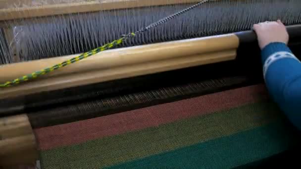 織機は織機で働く — ストック動画