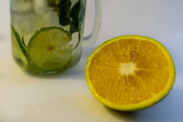 Refrescante Refresco Limón Con Menta —  Fotos de Stock