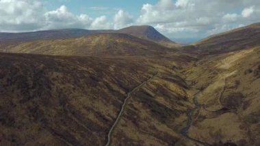 İrlanda rocky dağlarının güzel manzara havadan görünümü
