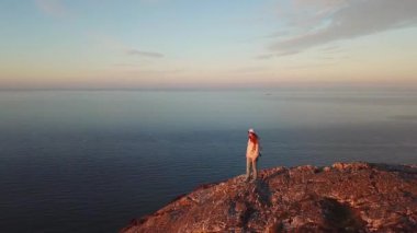 rocky Dağları güzel manzara sevimli erkek İrlanda ile havadan görünümü