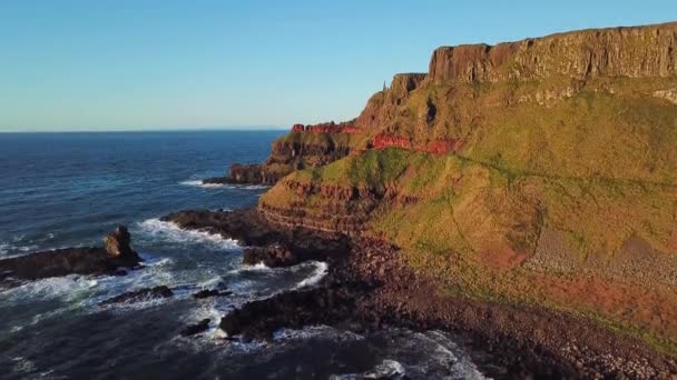 アイルランド ロッキー山脈の美しい風景を空撮 — ストック動画