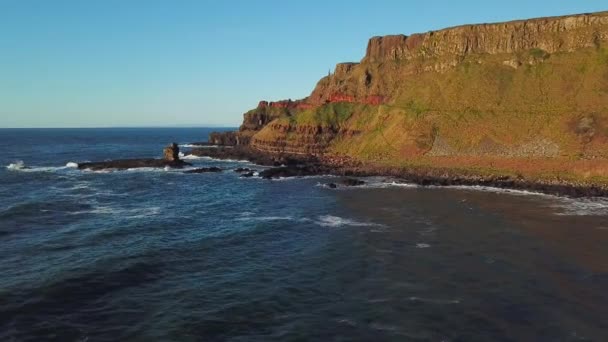 Letecký Pohled Krásné Krajiny Skalistých Hor Irsku — Stock video
