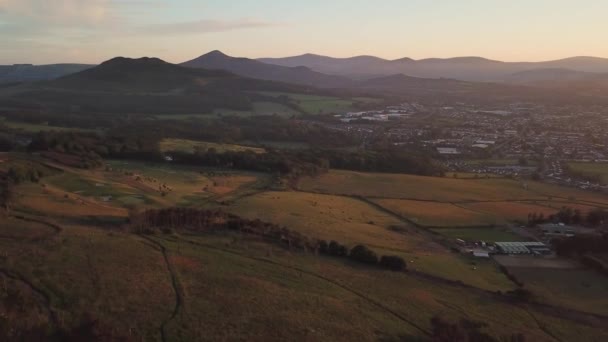 Widok Piękny Krajobraz Gór Skalistych Irlandii — Wideo stockowe
