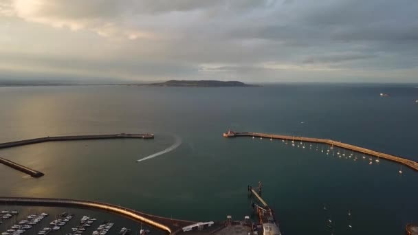 Luftaufnahme Der Schönen Landschaft Des Irischen Hafens Land Westeuropas — Stockvideo