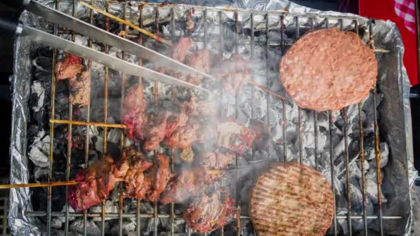 Mozi Füst Kibocsátott Főzés Különböző Típusú Hús Egy Forró Grill — Stock videók