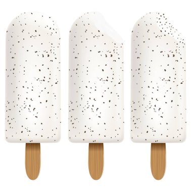 Beyaz arka plan üzerine ayarlanmış çikolata parçaları ile dondurma 