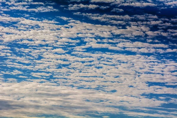 Ciel Bleu Nuageux Sur Fond Naturel Lumineux — Photo