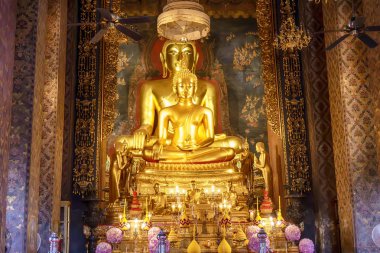 Wat Bowon Niwet Tapınağı Ratchaworawihan Bangkok, Tayland için bir dönüm noktası. Herkes her dinde-ebilmek var olmak görüş bir yer.