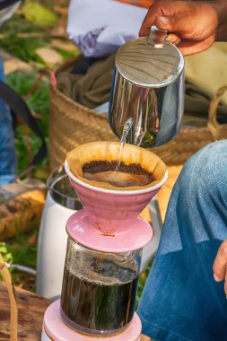 Müşteriler için satış insanların geleneksel kahve.