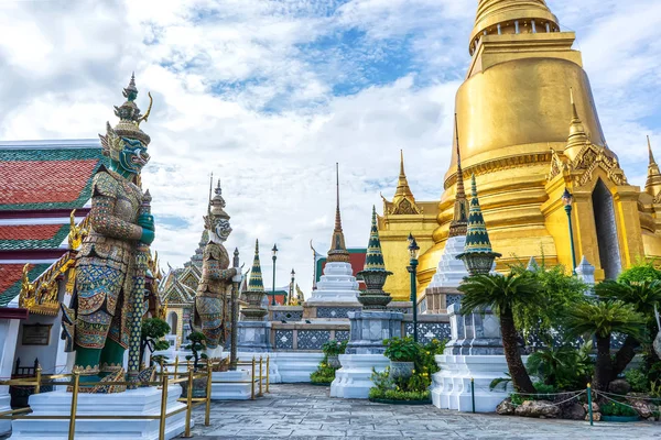 Wat Phra Kaew es un hito en Tailandia —  Fotos de Stock