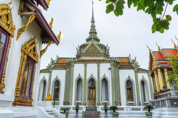 Wat Phra Kaew es un hito en Tailandia — Foto de Stock