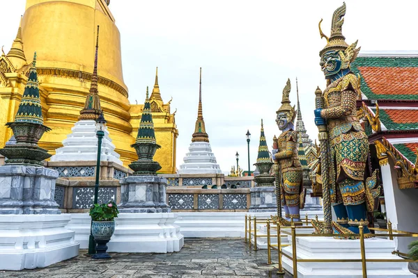 Wat Phra Kaew es un hito en Tailandia —  Fotos de Stock