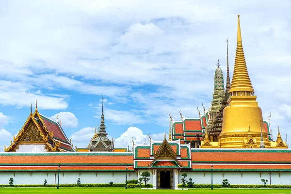 Wat Phra Kaew es un hito en Tailandia —  Fotos de Stock
