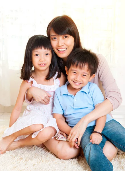 Asian Mother Kids — Stock Photo, Image