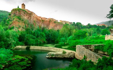 Castellfullit de la roca, İspanyol Gerona il kasabada. Katalonya Özerk topluluğun üyesi