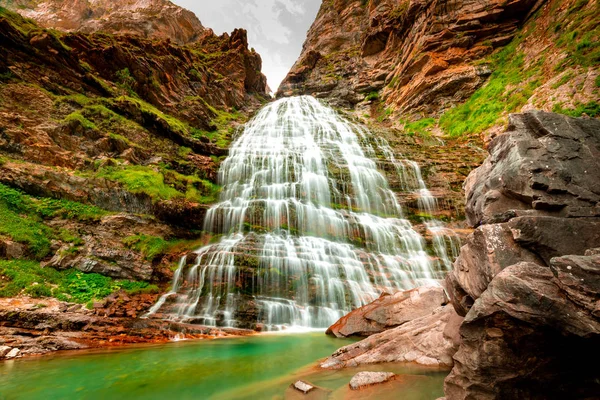 Хвощ Водоспаду Національному Парку Ordesa Монте Perdido — стокове фото