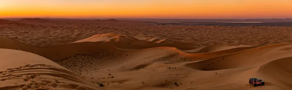 Dűnék között Merzouga. A Szahara sivatag. Marokkó — Stock Fotó