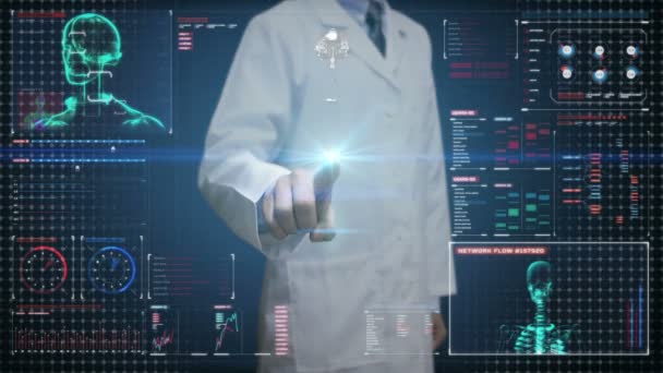 女医生触摸数字屏幕 在数字界面中扫描机器人内部的人体骨骼结构 生物技术 人工智能 — 图库视频影像