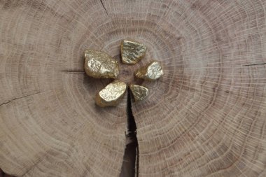 Sanat için altın taş dekor