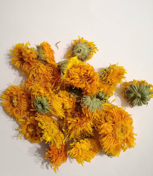Dried calendula flowers for home made healthcare
