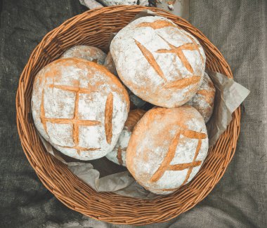 Sepette taze ocak yuvarlak ekmek