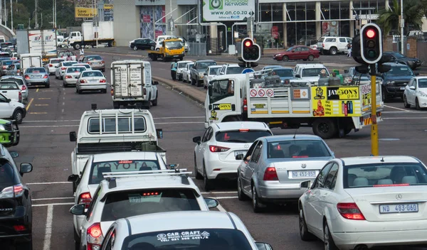 Yoğun trafik Merkezi Durban, Kwazulu-Natal, Güney Afrika bir sokakta. 21 Kasım 2017.