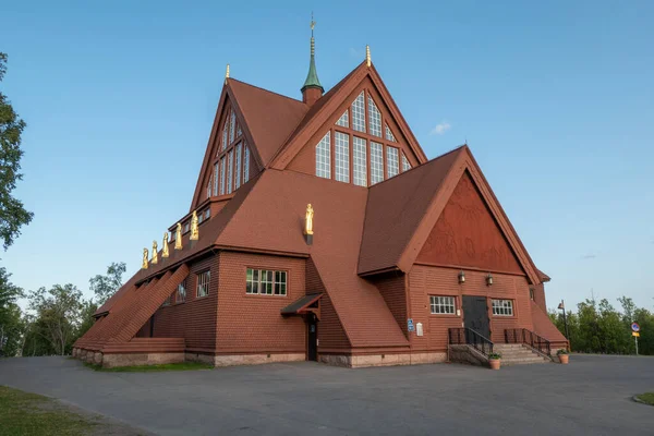 İsveç 'teki Kiruna Norrbotten Kilisesi. Bu kilise tamamen ahşaptan yapılmıştır..