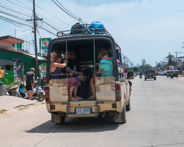 Tuk-tuk Güney Tayland 'daki Koh Lanta adasında..