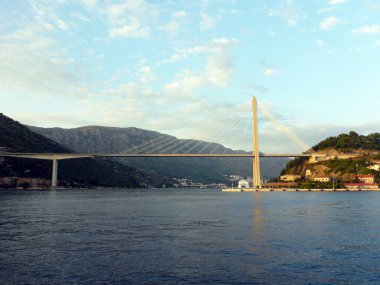 Hırvatistan 'ın Dubrovnik kentindeki Franco Tudjman köprüsüne bak.
