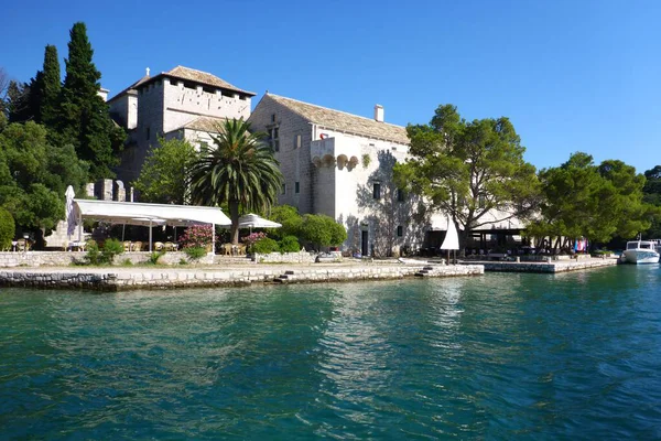 Hırvatistan 'ın Saint Mary Adası' ndaki Benedikt Manastırı ve Kilisesi.