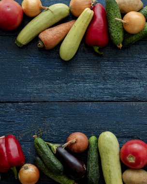 Sonbahar hasadı. Sebze - domates ve salatalık, havuç ve