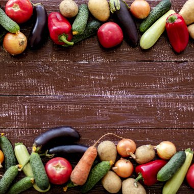 Sonbahar hasadı. Sebze - domates ve salatalık, havuç ve