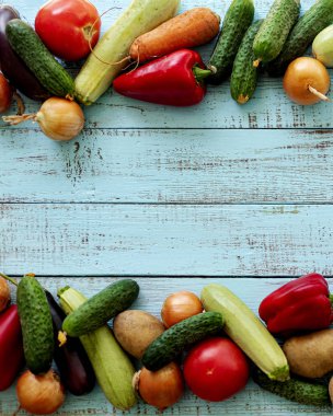 Sonbahar hasadı. Sebze - domates ve salatalık, havuç ve